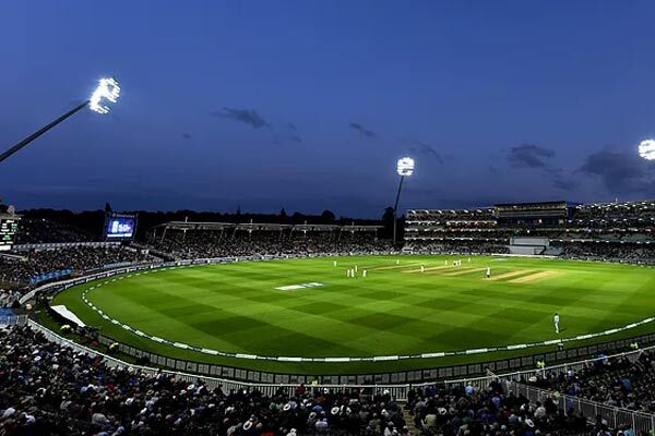 球场灯该如何杜绝炫光